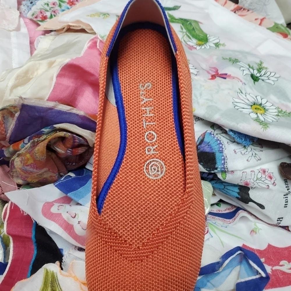 Rothy's persimmon/orange canvas size 6 round toe